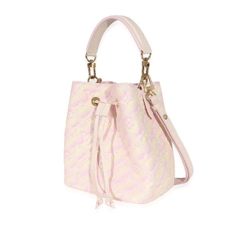 Louis Vuitton Twist bags with the iconic LV - turnlock closureLouis Vuitton Empreinte Light Pink Stardust NeoNoe BB