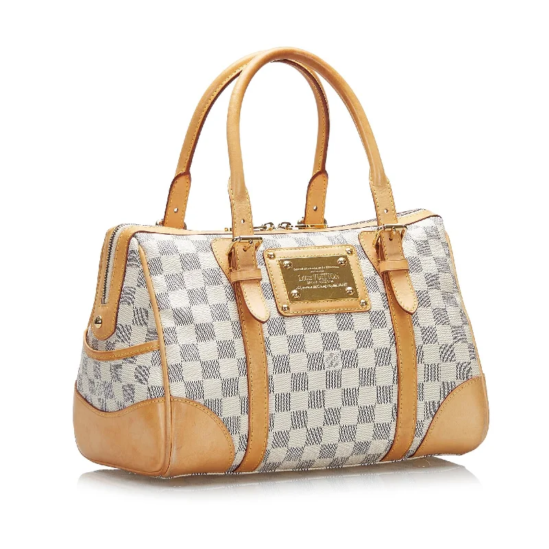 Ladies Louis Vuitton Petite Malle bags in a pastel color for a soft lookLouis Vuitton Damier Azur Berkeley (X1FzL0)