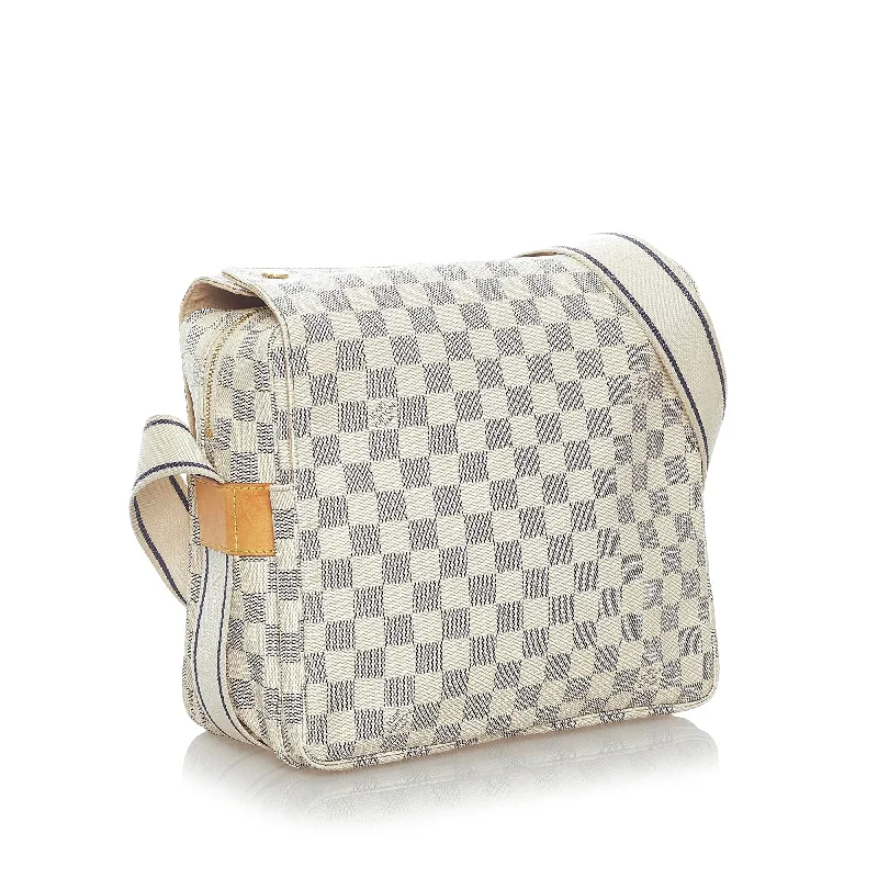 Louis Vuitton bags with a detachable mirror inside for on - the - go touch - upsLouis Vuitton Damier Azur Naviglio (32600)