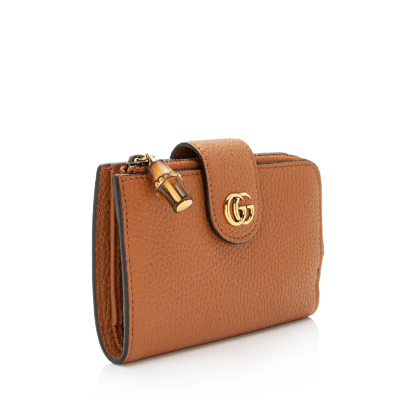 Women Gucci Sylvie bags with a detachable ribbon detailGucci Leather Bamboo GG Marmont Compact Wallet (SHF-rHKdCk)