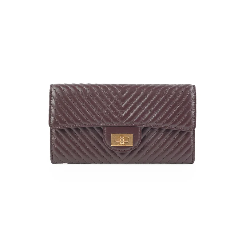 Chanel Vintage Inspired Handbag for Retro LoversChanel Reissue Long Wallet Burgundy