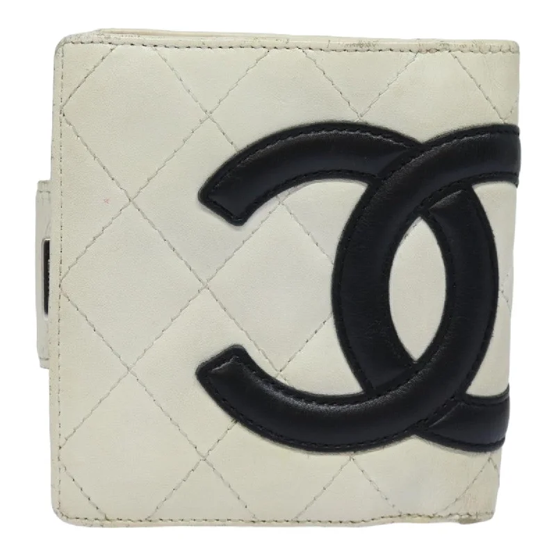 Chanel Small Crossbody Bag for TravelCHANEL Cambon Line Bifold Wallet Leather White CC Auth fm3608