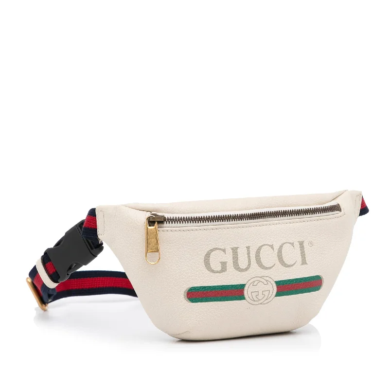 Women Gucci bags with a chain - link trim and a leather bodyGucci Logo Belt Bag (SHG-GSXfKP)