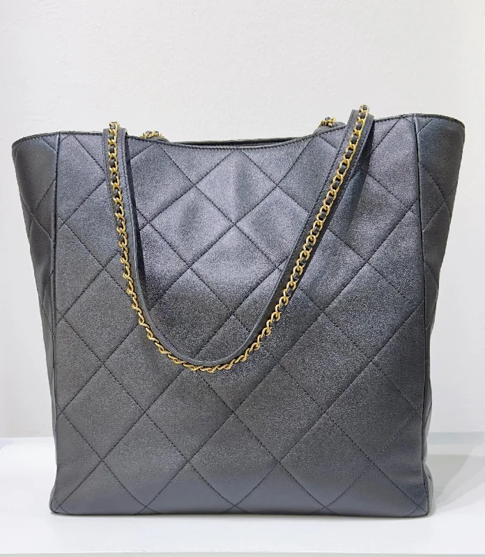 Chanel Handbag with Adjustable Strap for ComfortChanel Calfskin Quilted Chain Shopping Tote Black