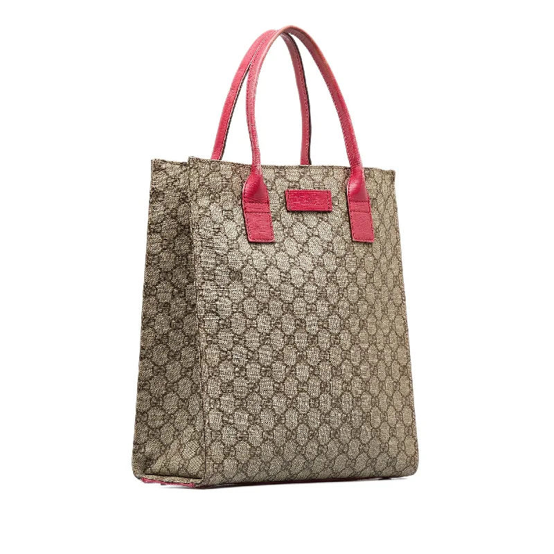 Ladies Gucci shoulder bags with a wide - width strapGucci GG Supreme Tote (SHG-PIW0dp)