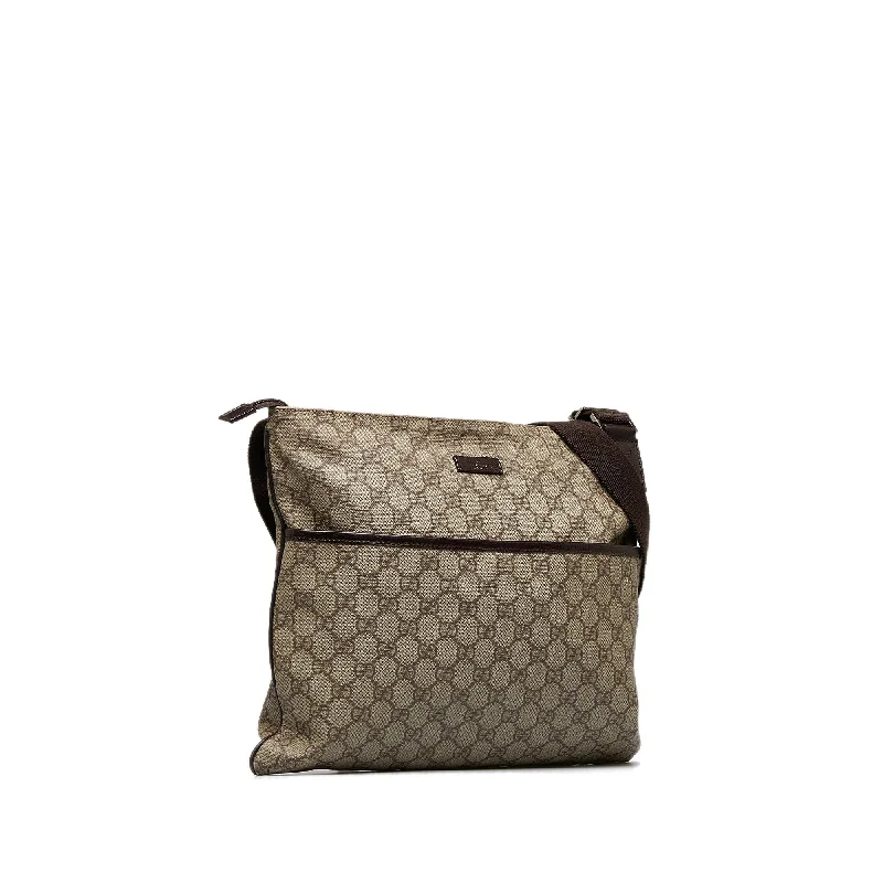 Gucci backpacks for women with a hidden back pocketGucci GG Supreme Crossbody Bag (SHG-VM8RkV)