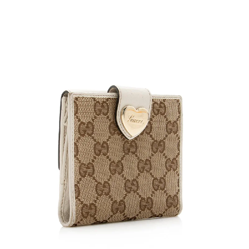 Women Gucci tote bags in GG Supreme canvas for a branded feelGucci GG Canvas Heart French Compact Wallet (17615)