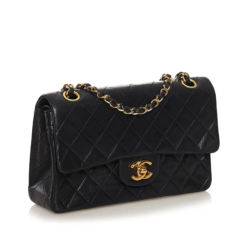 Chanel All - Match Handbag for Versatile StylingChanel Small CC Matelasse Lambskin Flap Bag (35134)