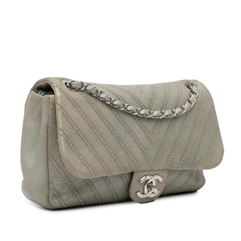 Chanel Limited Edition Handbag for CollectorsChanel Small Chevron Calfskin Stud Wars Flap (l15TVk)