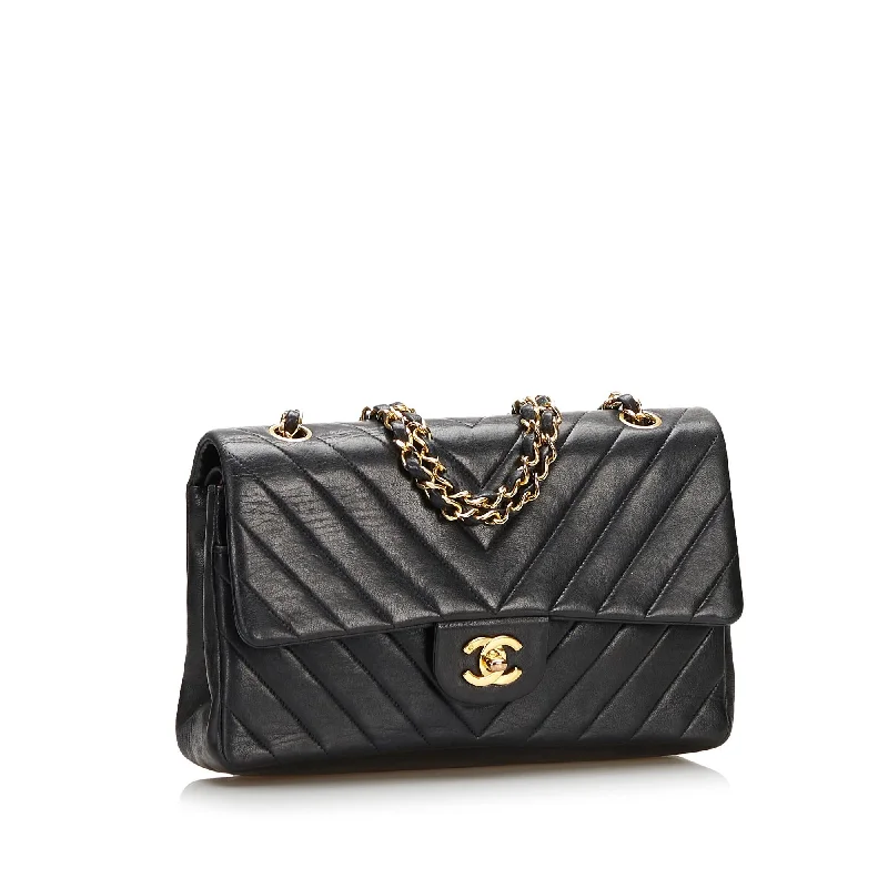 Chanel Lightweight Handbag for Daily ErrandsChanel Small Chevron Lambskin Double Flap (36400)