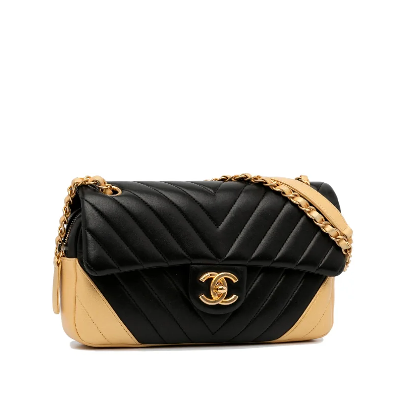 Chanel Handbag with Adjustable Strap for ComfortChanel Small Chevron Lambskin Single Flap (P98Q6l)