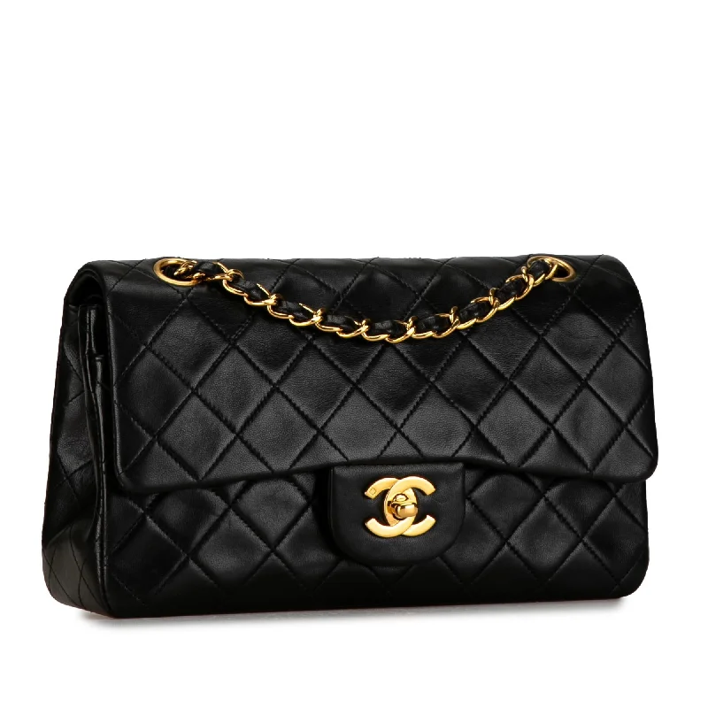 Chanel Vintage Inspired Handbag for Retro LoversChanel Small Classic Lambskin Double Flap (0Uyy0k)