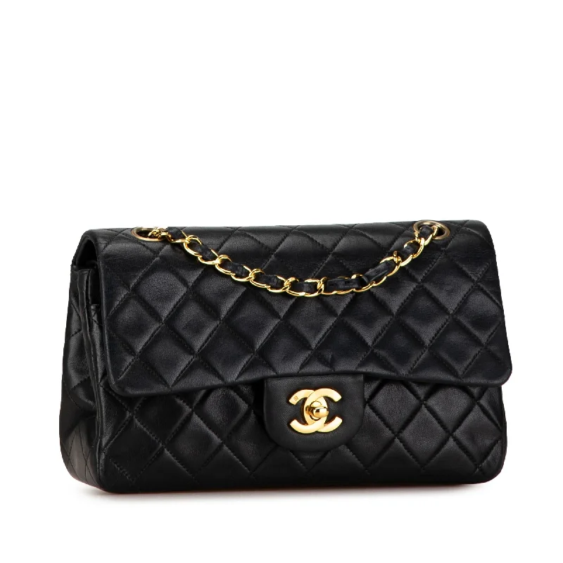 Chanel Black Handbag for Business MeetingsChanel Small Classic Lambskin Double Flap (8UzqiL)