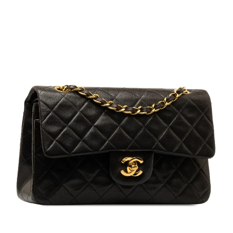 Chanel Lightweight Handbag for Daily ErrandsChanel Small Classic Lambskin Double Flap (jUYNWc)