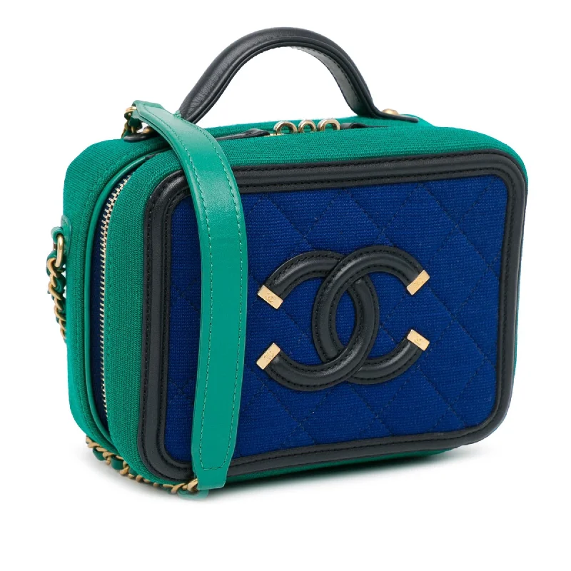 Chanel Lightweight Handbag for Daily ErrandsChanel Small Jersey CC Filigree Vanity Case (zkvIpb)