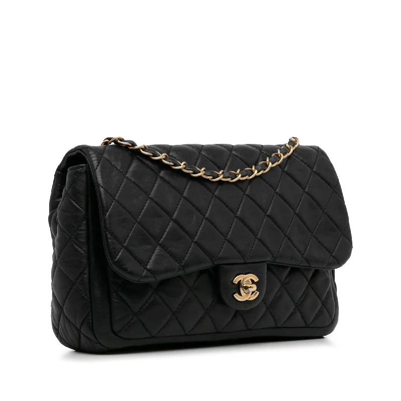 Chanel All - Match Handbag for Versatile StylingChanel Small Lambskin Single Flap (HELS4Y)