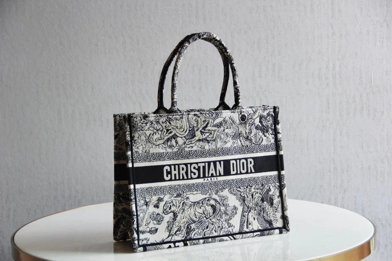 Christian Dior Saddle bags with a patent leather finish for a shiny lookGAK BAGZ - Dior Bags - 2456