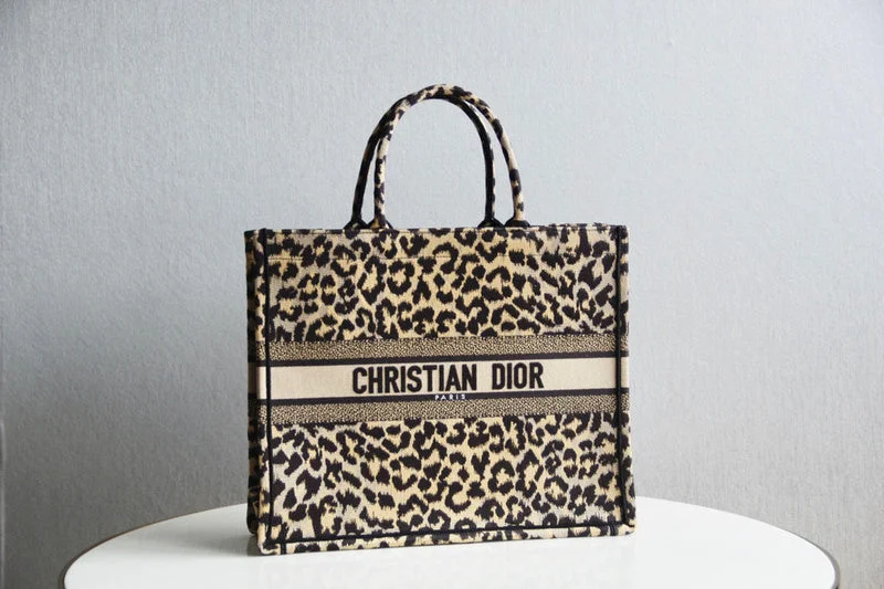 Luxury Christian Dior crossbody bags with a chain - link strapGAK BAGZ - Dior Bags - 2465