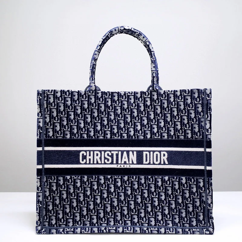 Luxury Christian Dior crossbody bags with a chain - link strapGAK BAGZ - Dior Bags - 2500